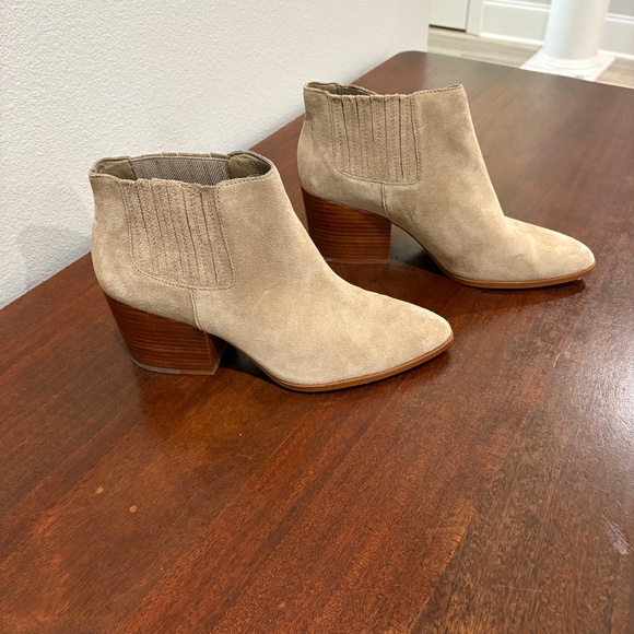 1. State Suede Chelsea Boot - Taupe, 10 - Picture 4 of 8